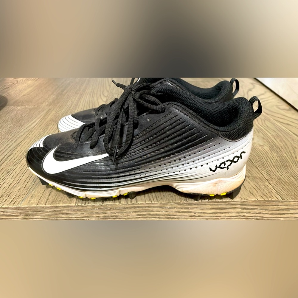 Men's Nike baseball cleats